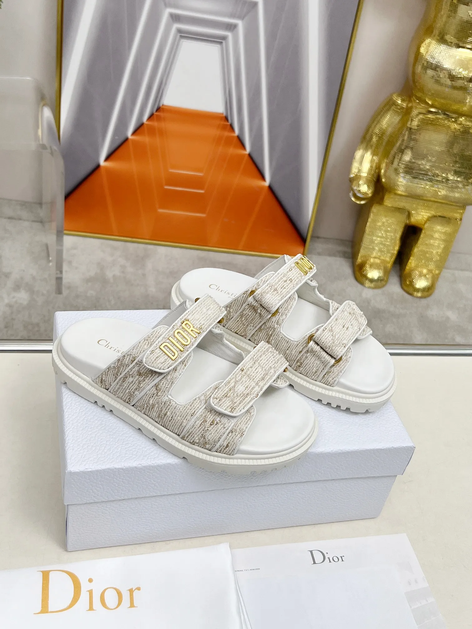 👟👟Ex-factory price 480👟👟Dior👏👏New classic style. 🔥Purchasing-level qualityThick-soled slippers popular in foreign counters. Upper➕Inner: original customized material, original mold opening of sole 1.1 (lightweight, code number 35-40 (41/42 can be customized)